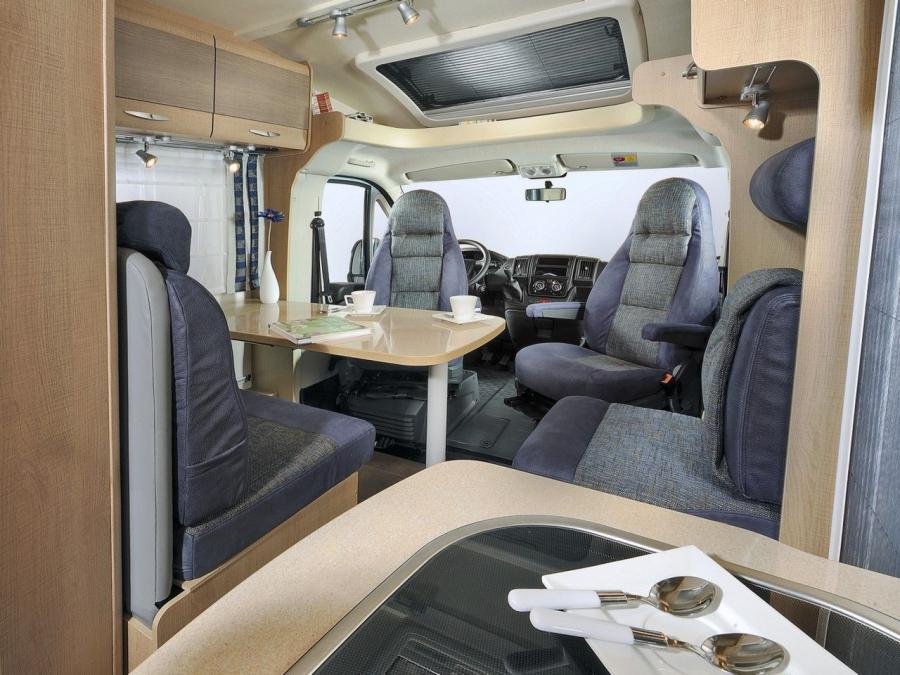 Интерьер Burstner Travel Van 2010 года  (фото 11 из 11)